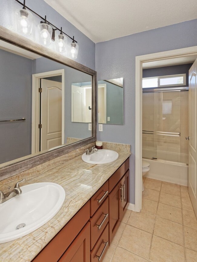 Building Photo - 1012 Trailside Dr