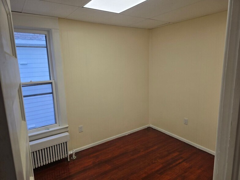 Building Photo - 1139 Crane St