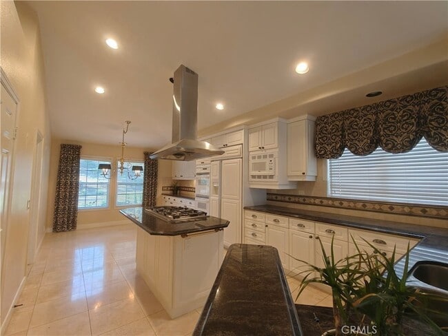 Building Photo - 27900 Mt Hood Way