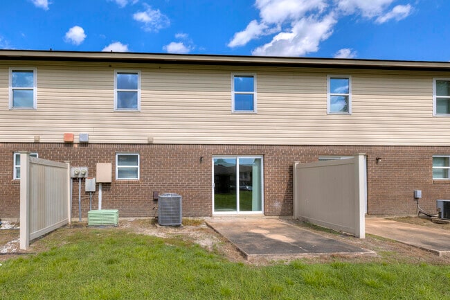 Building Photo - 1121 Alice Dr
