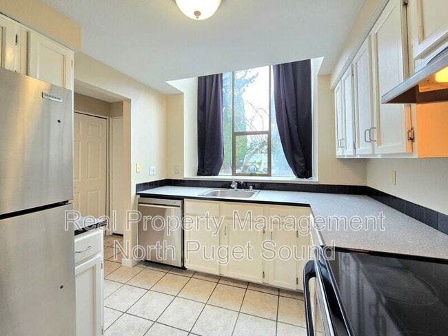 Building Photo - 4817 76th St NE