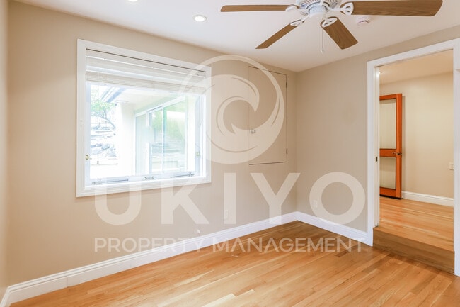 Building Photo - 4753 El Centro Ave