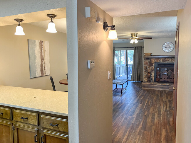 Building Photo - 214 Metz Dr