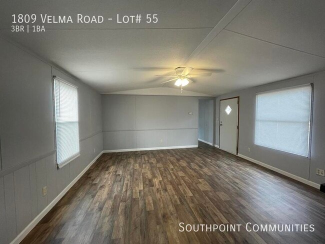 Building Photo - 1809 Velma Rd