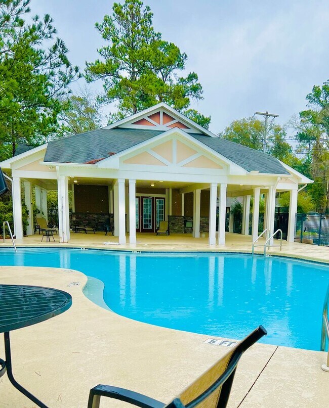 Building Photo - 2250 Del Carmel Way