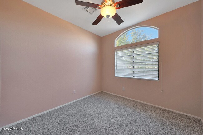 Building Photo - 4653 W Dublin St