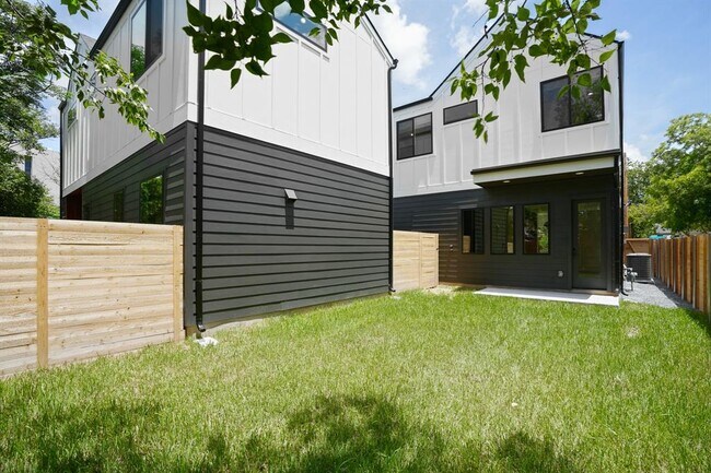 Building Photo - 913 Capitol Ct