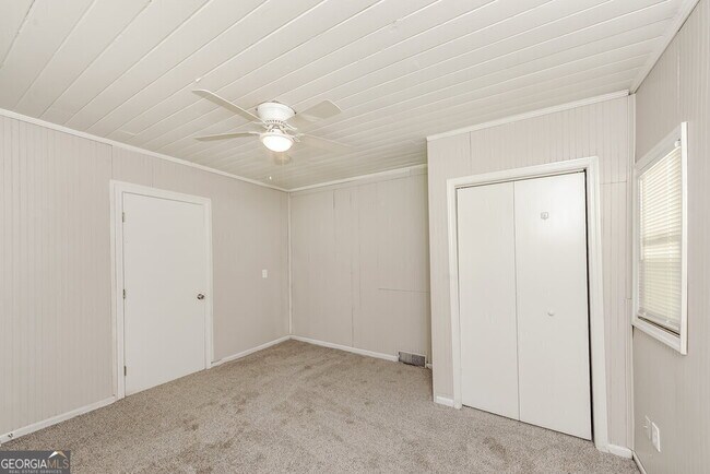 Building Photo - 1255 Skyhaven Rd SE