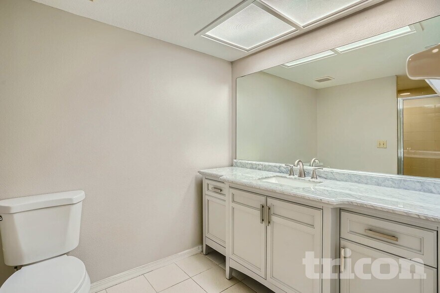 Building Photo - 14718 Seminole Trail