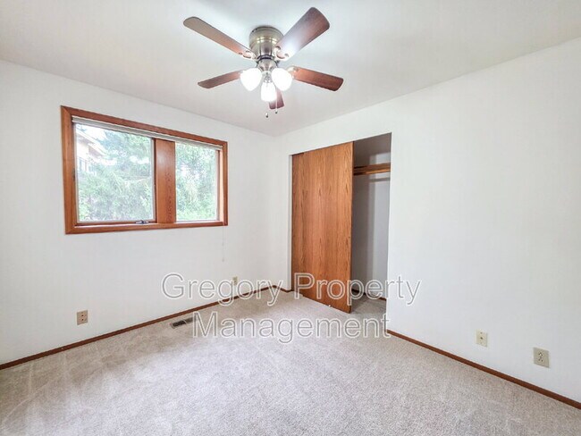 Building Photo - 4155 West Lake Sammamish Pkwy NE