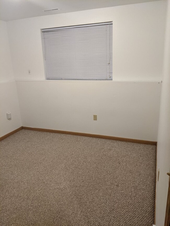 Building Photo - 487 W Prairie St