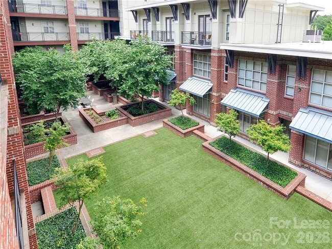 Building Photo - 1101 W 1st St