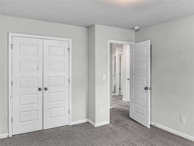 Building Photo - 2054 Maplewood Way