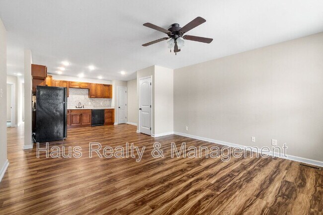 Building Photo - 1709 Evans Rd