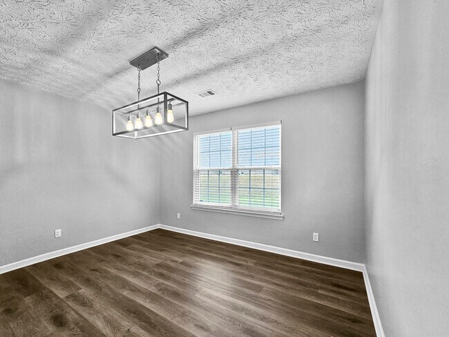 Building Photo - 1236 Liriope Ln SE