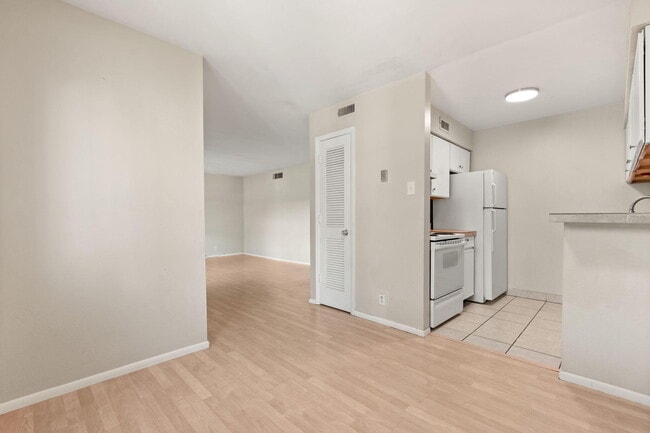 Building Photo - 1601 Pennsylvania St NE