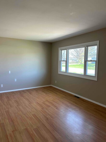Building Photo - 201 Delwood Dr