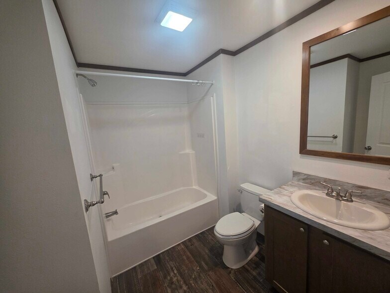 Building Photo - 73 Meggan Dr