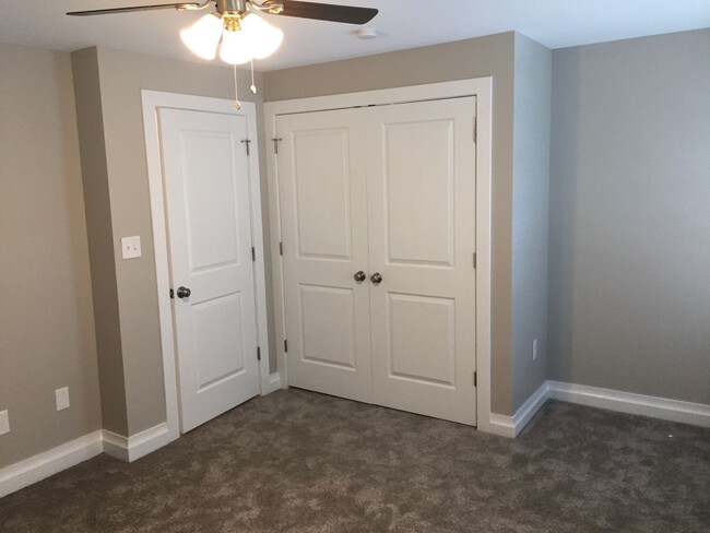 Building Photo - Just renovated 3 bed 2 bath home in emmaus.