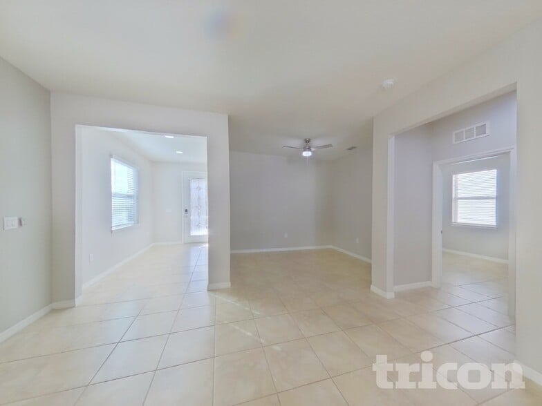 Building Photo - 2743 Red Horse Dr