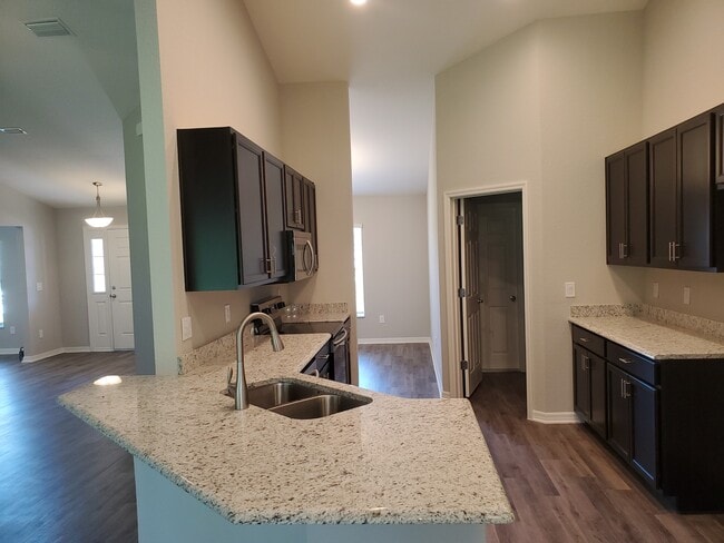 Building Photo - 5076 SW 104th Loop