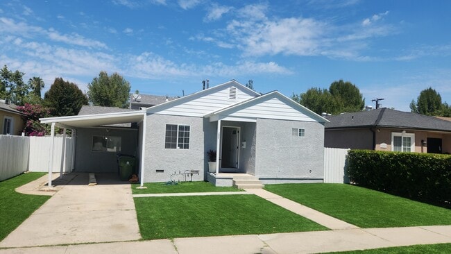 Building Photo - 18009 Bullock St