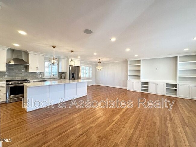 Building Photo - 4512 Drexel Dr