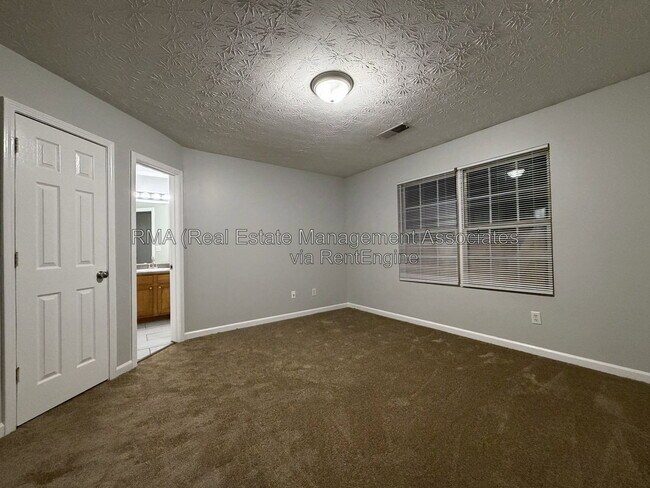 Building Photo - 1724 Carrington Dr