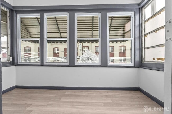 Building Photo - 211 N 13th St