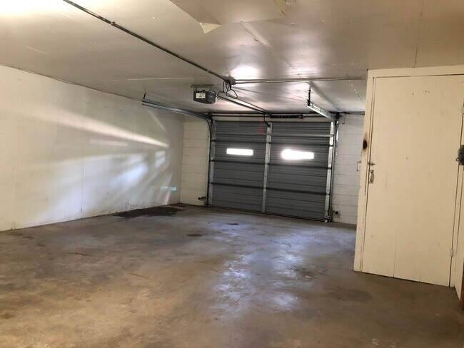 Building Photo - Park Apartments - 530