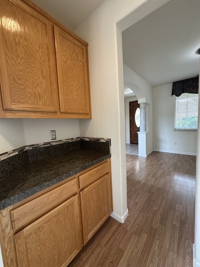 Building Photo - 1083 Somersby Way