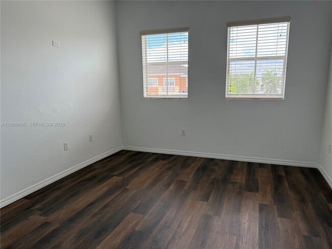 Building Photo - 8800 NW 107 Ct