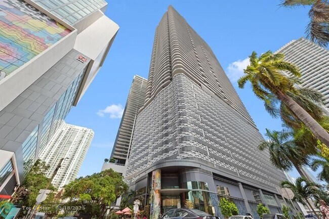 Building Photo - 1000 Brickell Plaza