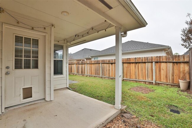 Building Photo - 15815 Cottage Ivy Cir