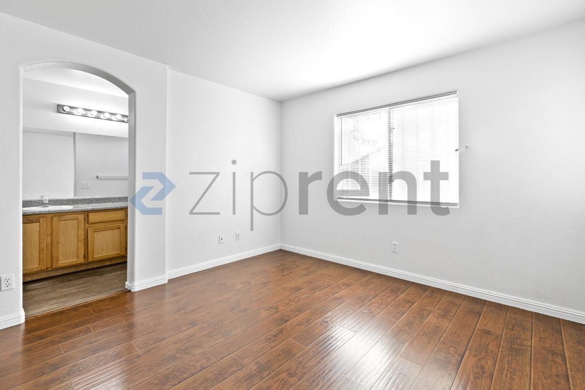 Building Photo - 2005 Rose Coral Ave