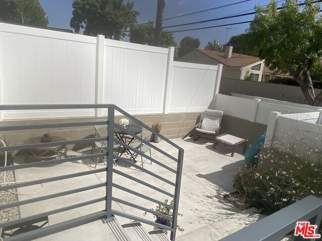 Building Photo - 10455 Etiwanda Ave