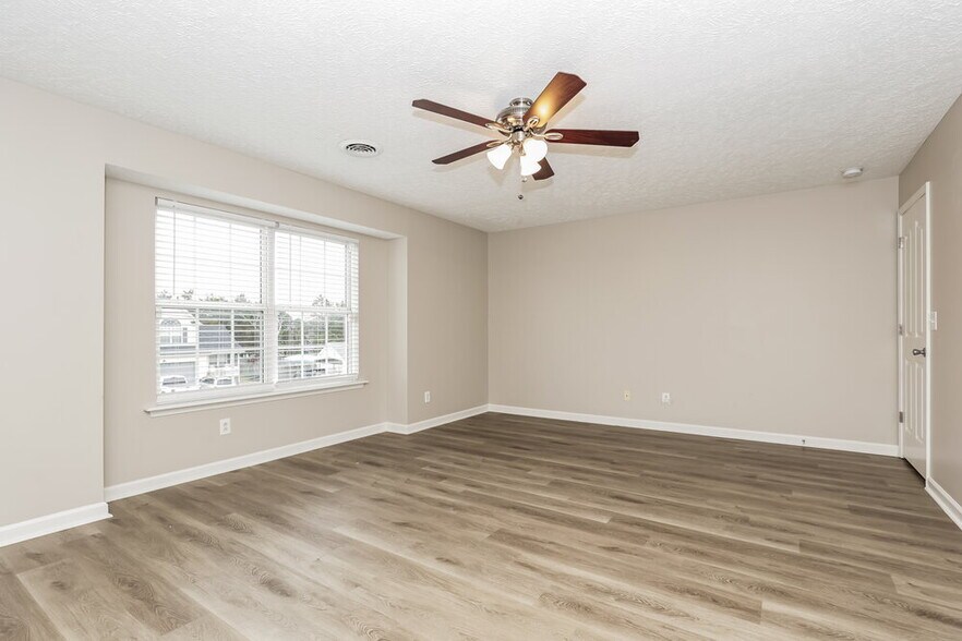 Building Photo - 1711 Luton Dr