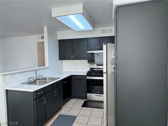 Building Photo - 3115 Casey Dr