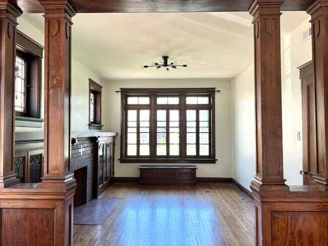 Building Photo - 2601 S Kingshighway Blvd