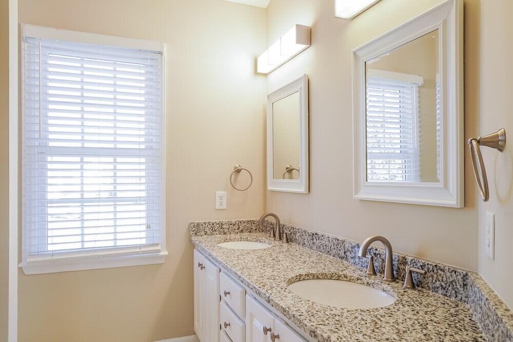 Building Photo - 11 Redding Ct