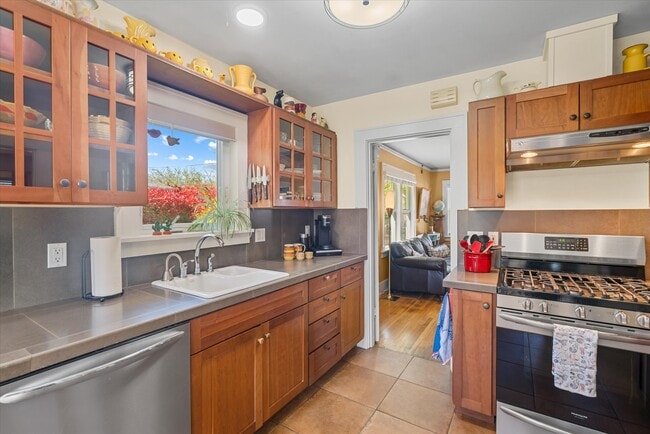 Building Photo - 840 N Farragut St