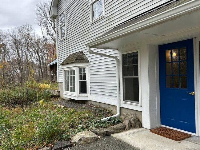 Building Photo - 199 Hoop Pole Hill Rd