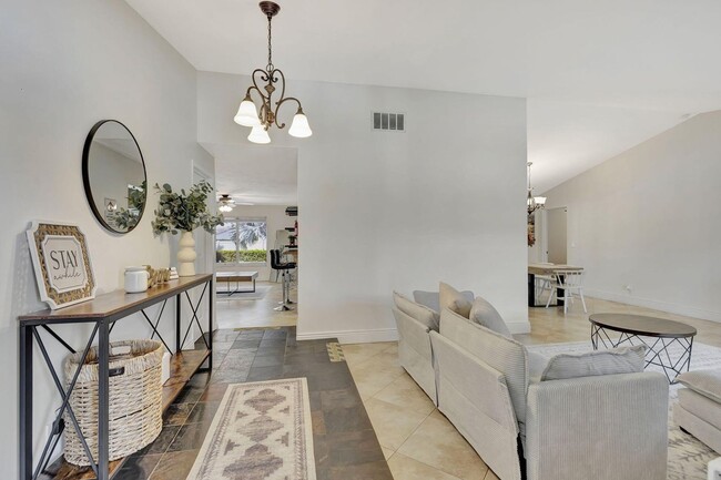 Building Photo - 1104 Jackpine St