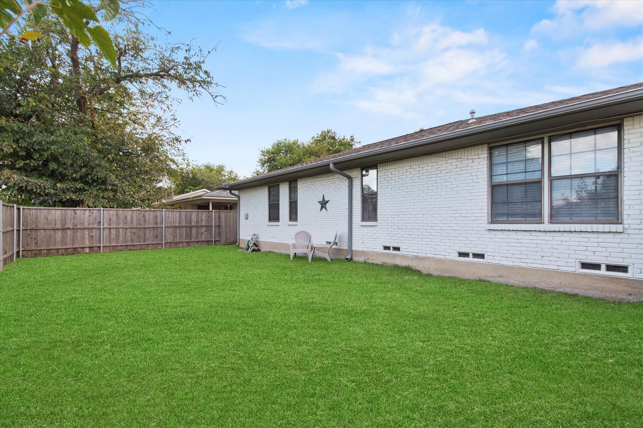 Large Backyard - 10023 Olmos Dr