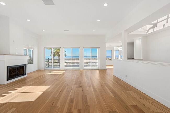 Building Photo - Beautifully Remodeled, 4BR4.5BA Hill Section Home w/ Amazing Panoramic Ocean Views, 3 Decks, Atri...