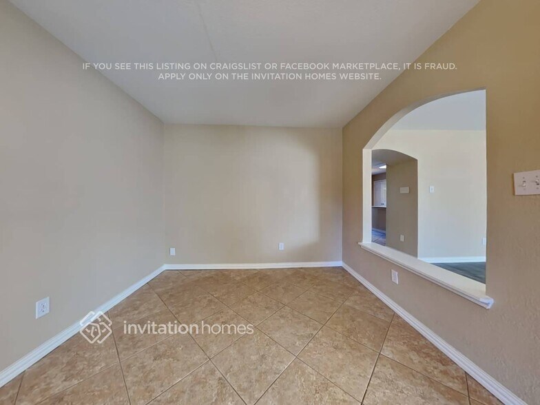 Building Photo - 2042 La Salle Trail