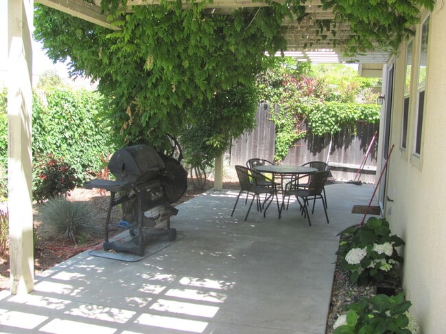 Building Photo - Single level Home in the Orcutt Neighborhood