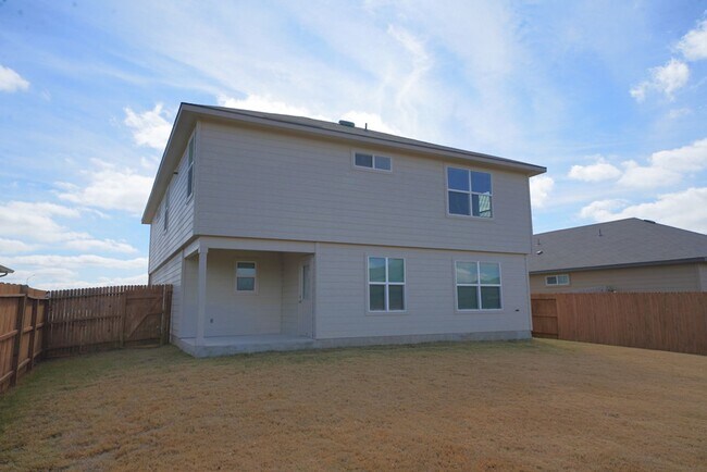 Building Photo - Like New Home in Red River Ranch (Cibolo) - Realtor Commission: $500