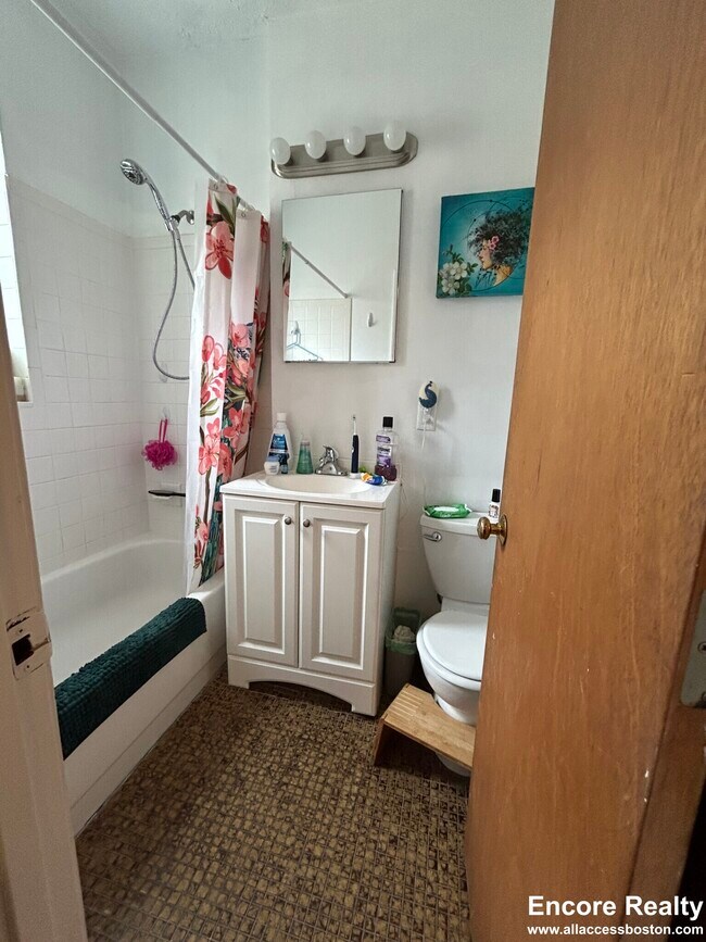 Building Photo - 111 Norway St