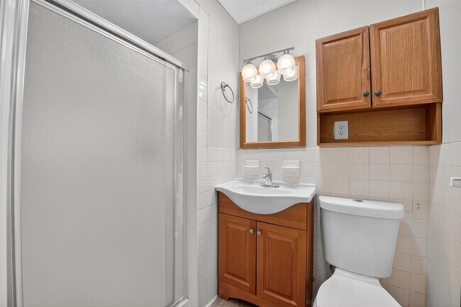 Building Photo - 424 Carpenter Ave